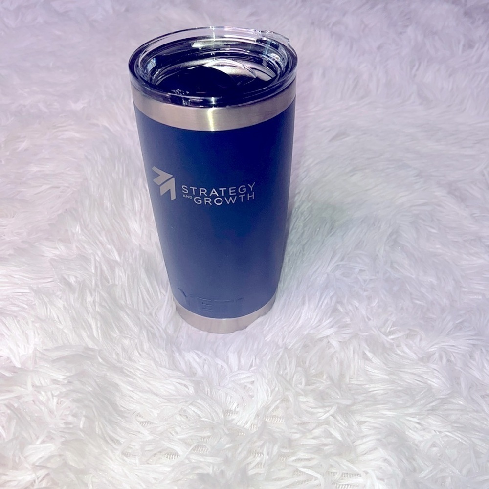YETI Rambler 20 oz Tumbler, Stainless Steel, Vacuum Insulated with MagSlider Lid
